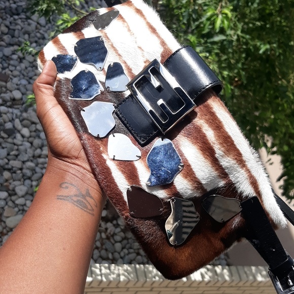 💥RARE💥💯FENDI PONY HAIR & MIRROR BAGUETTE - Picture 8 of 17